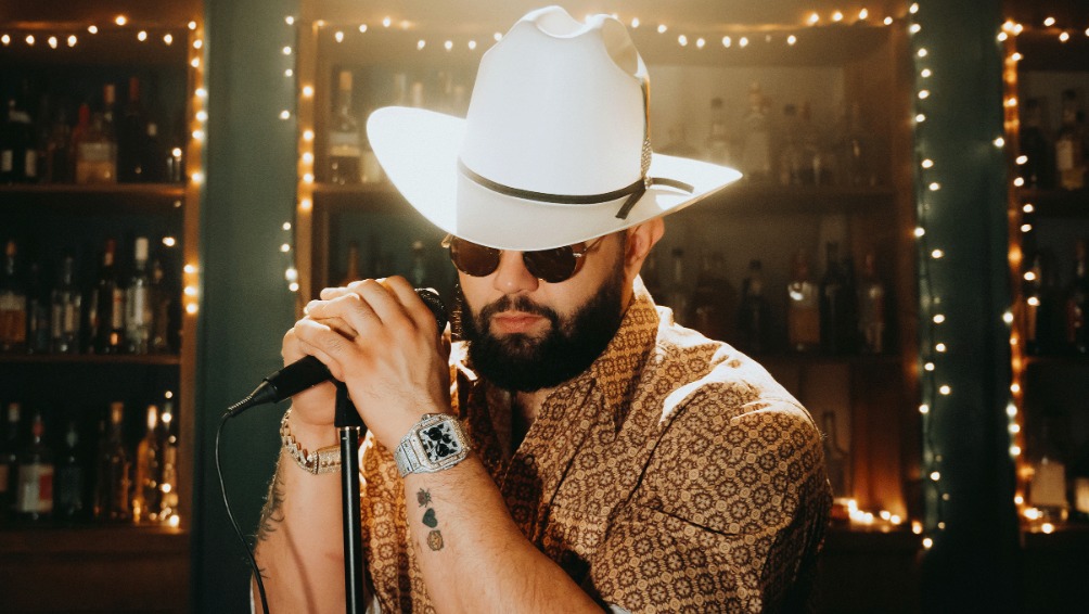 Contratar artistas para teatros del pueblo