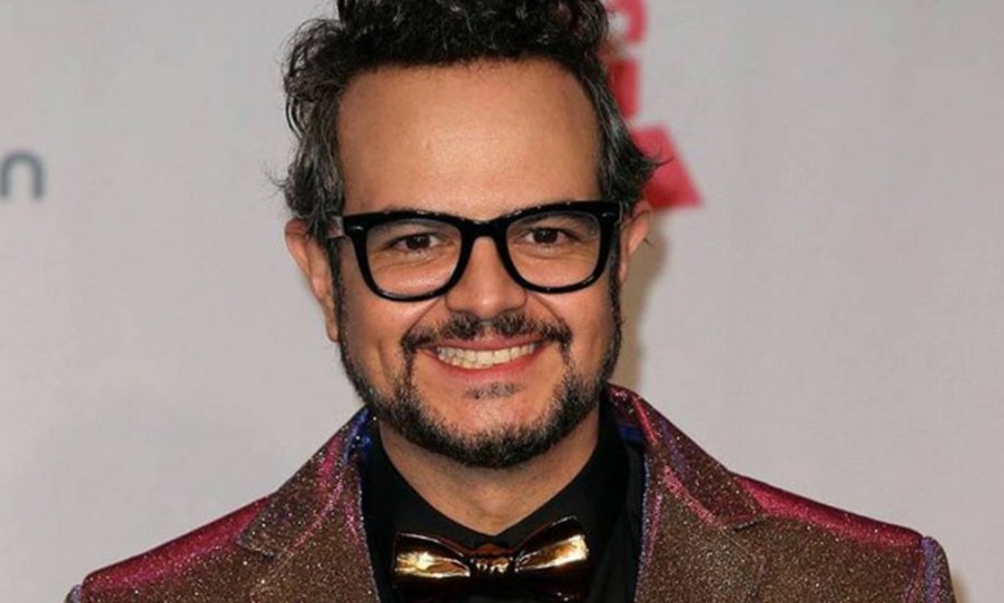 contratar a aleks syntek